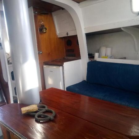 Bateau En Ville Σαιν-Τροπέ Εξωτερικό φωτογραφία