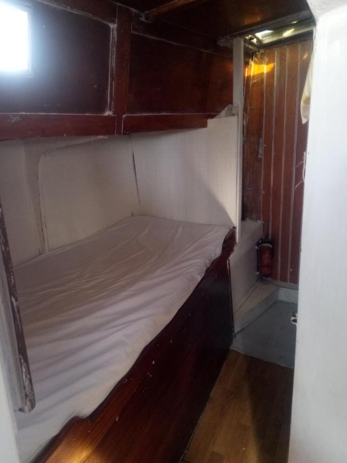 Bateau En Ville Σαιν-Τροπέ Εξωτερικό φωτογραφία